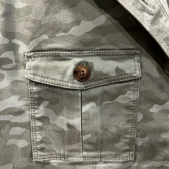 Vineyards vines women’s Margo camo shirt dress size 10 - Picture 4 of 5